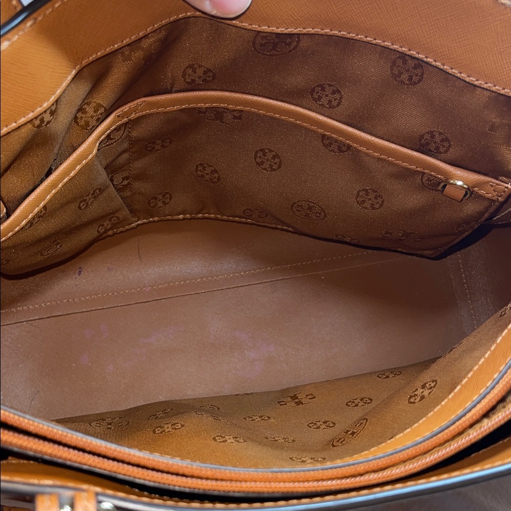 Tory Burch Medium Buckle York Tan Leather Tote - Picture 13 of 17